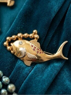 Vintage Gold Tone Fish Brooch Rhinestone & Pink Crystal Details MCM Figural Pin